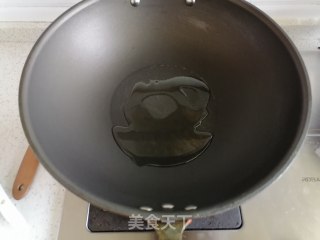木耳炒皮肚的做法步骤：2