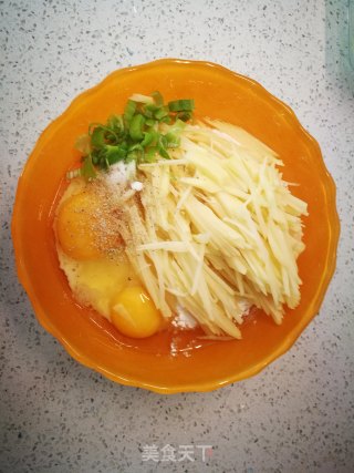 土豆丝香煎饼的做法步骤：3