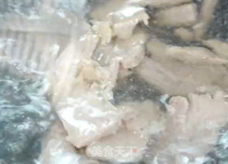 包菜炒肉片的做法步骤：2
