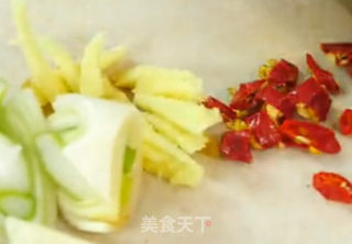 包菜炒肉片的做法步骤：3