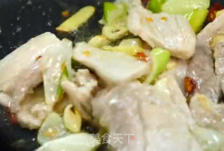 包菜炒肉片的做法步骤：4