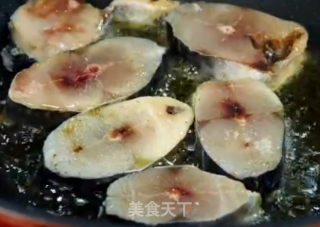 蒜薹烧鲅鱼的做法步骤：3