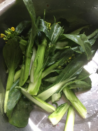 宁夏菜心炒烧肉的做法步骤：4