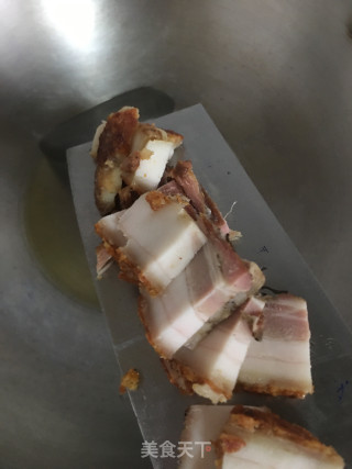 宁夏菜心炒烧肉的做法步骤：5