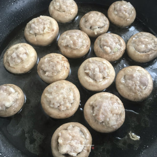 口蘑酿肉的做法步骤：5