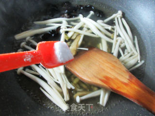 榨蛋菌菇汤的做法步骤：4