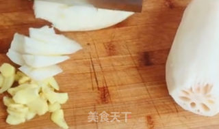 莲藕排骨火腿汤的做法步骤：1