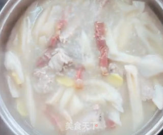 莲藕排骨火腿汤的做法步骤：5