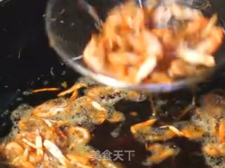 油炸小虾的做法步骤：3