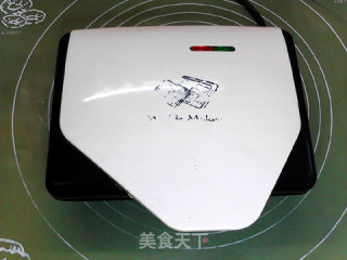 酱腿芝士黑全麦格子华夫饼的做法步骤：12