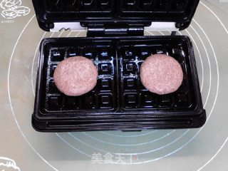 酱腿芝士黑全麦格子华夫饼的做法步骤：13