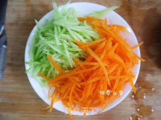 能吃一大碗的炸酱面❗️（京味）????下饭肉丁捞面条的做法步骤：2