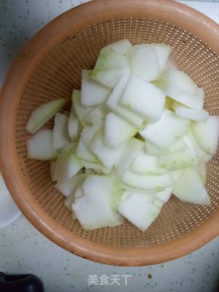 蒜香蚝油冬瓜的做法步骤：1