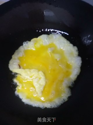 杏鲍菇炒鸡蛋的做法步骤：2