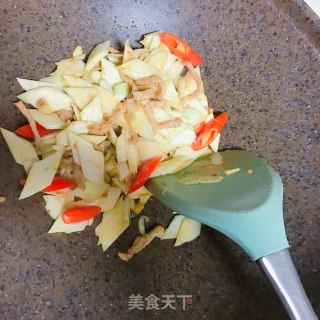 茭白炒肉丝的做法步骤：11