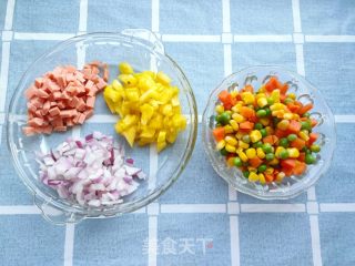 菠萝蛋挞小披萨的做法步骤：1