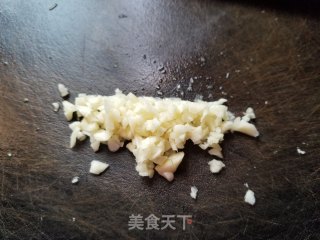 清炒西兰花的做法步骤：2