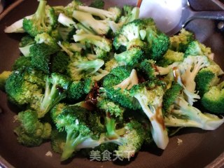 清炒西兰花的做法步骤：5