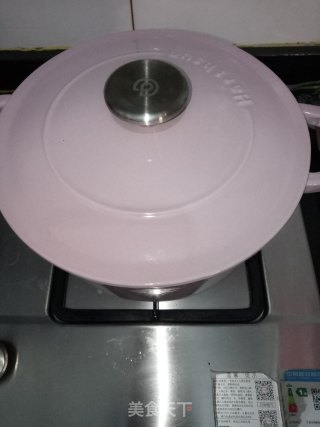 蔓越莓牛奶炖银耳的做法步骤：3