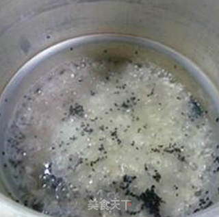 黑芝麻薏米仁大米粥的做法步骤：10
