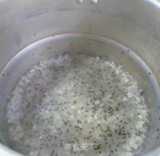 黑芝麻薏米仁大米粥的做法步骤：11