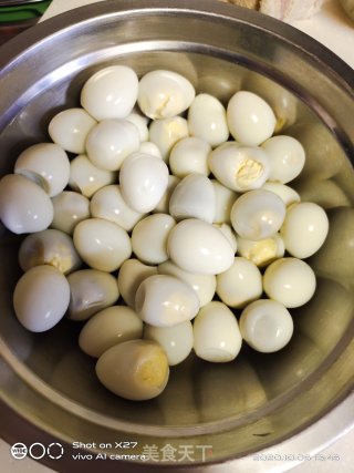 番茄汁鹌鹑蛋的做法步骤：1