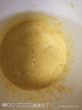 咸蛋黄蛋糕卷的做法步骤：2