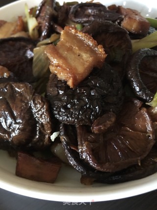 烧肉焖冬菇的做法步骤：8