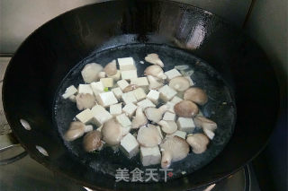 菌菇豆腐肉片汤的做法步骤：10
