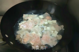 菌菇豆腐肉片汤的做法步骤：11