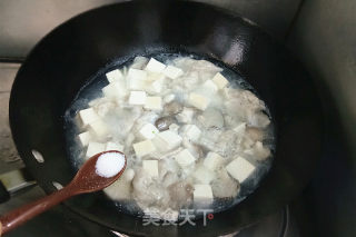 菌菇豆腐肉片汤的做法步骤：12