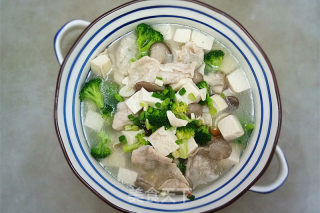菌菇豆腐肉片汤的做法步骤：14