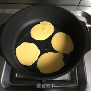 玉米鸡蛋饼的做法步骤：3