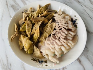 火麻仁笋干回锅肉的做法步骤：1