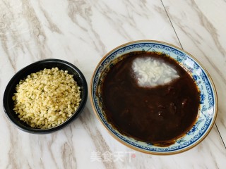 火麻仁笋干回锅肉的做法步骤：2