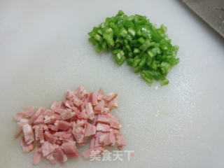 培根青椒鸡蛋饼的做法步骤：3