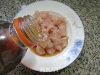 红椒鸡胸肉炒手捏菜的做法步骤：8