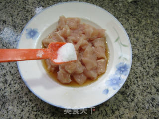 红椒鸡胸肉炒手捏菜的做法步骤：9