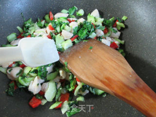 红椒鸡胸肉炒手捏菜的做法步骤：15
