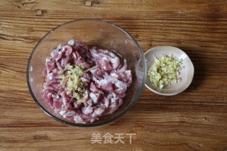 蒜苔炒肉的做法步骤：2