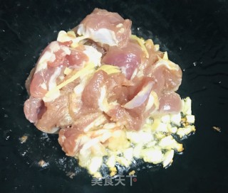豆干胡萝卜炒肉#快手小炒#的做法步骤：5