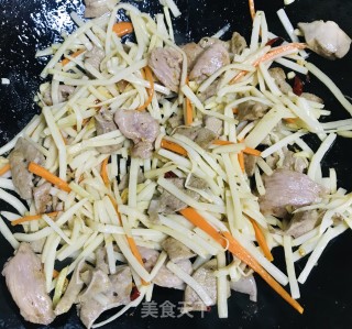 猪肝瘦肉炒鲜笋#快手小炒#的做法步骤：8