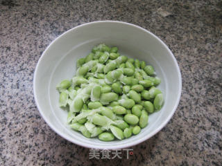 腊肉毛豆的做法步骤：2