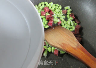 腊肉毛豆的做法步骤：4