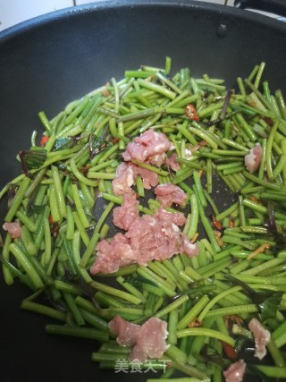 小炒红薯梗的做法步骤：8