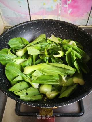 蒜蓉油菜的做法步骤：3