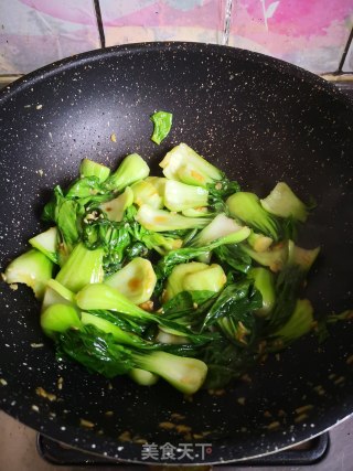蒜蓉油菜的做法步骤：4