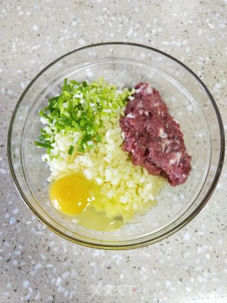炸土豆丸子的做法步骤：2