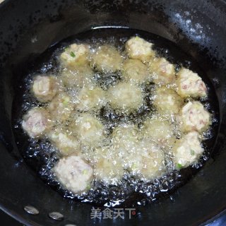 炸土豆丸子的做法步骤：9