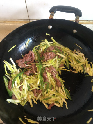 韭黄炒牛肉的做法步骤：4